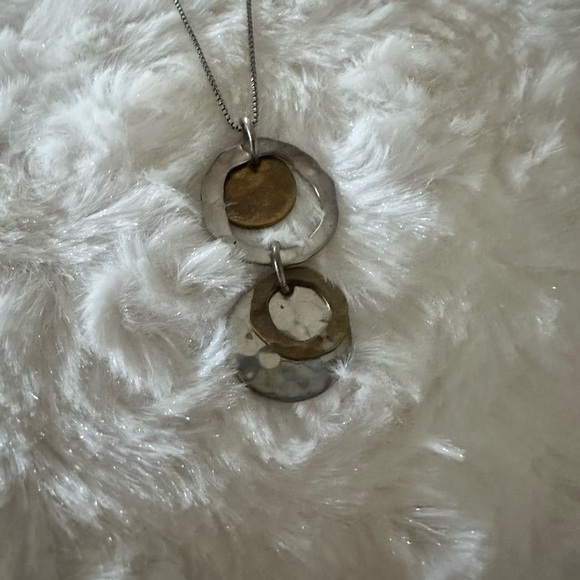 ☀️️Sterling Silver Hammered Disc Necklace - Picture 3 of 3